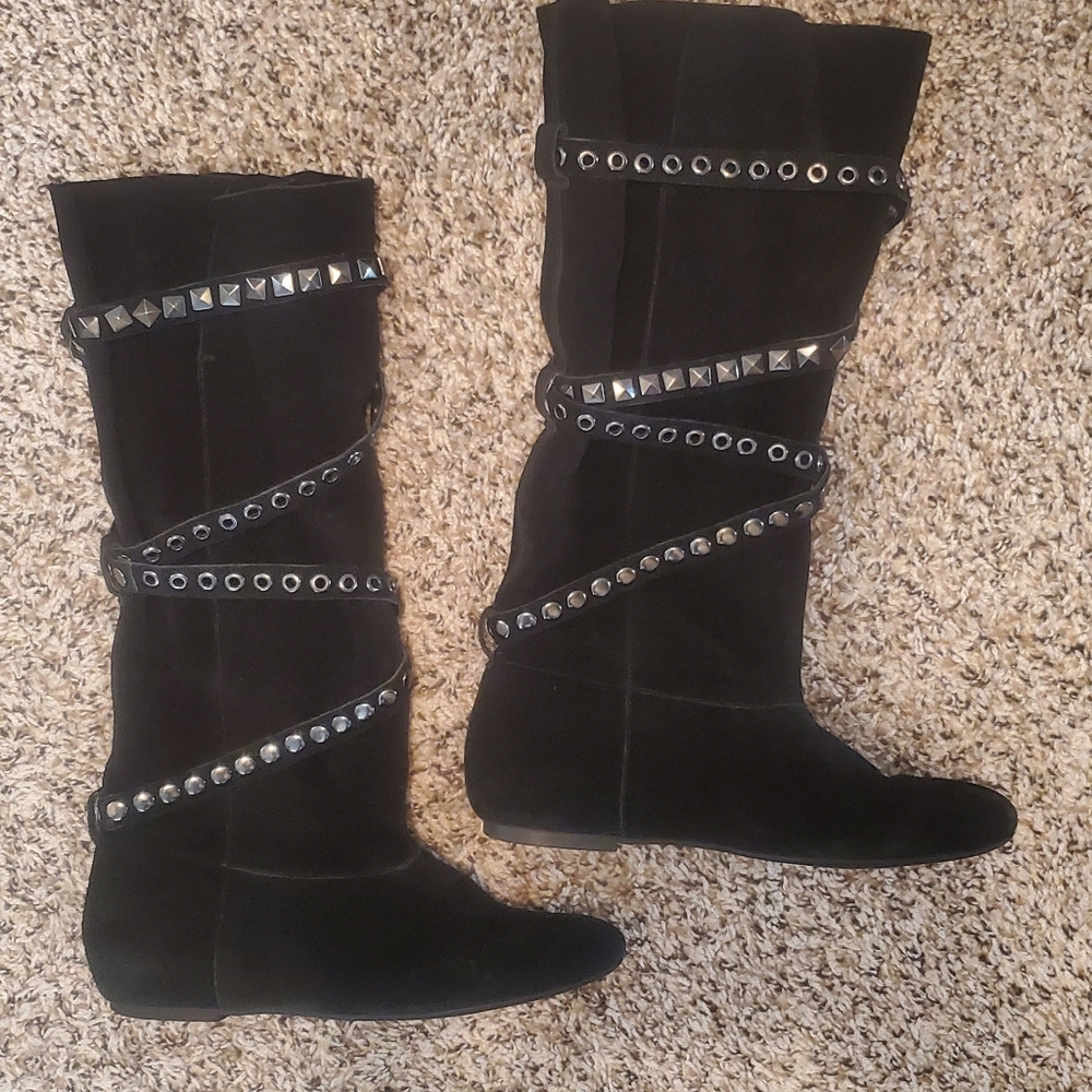 Genuine suede Aldo boots with studs